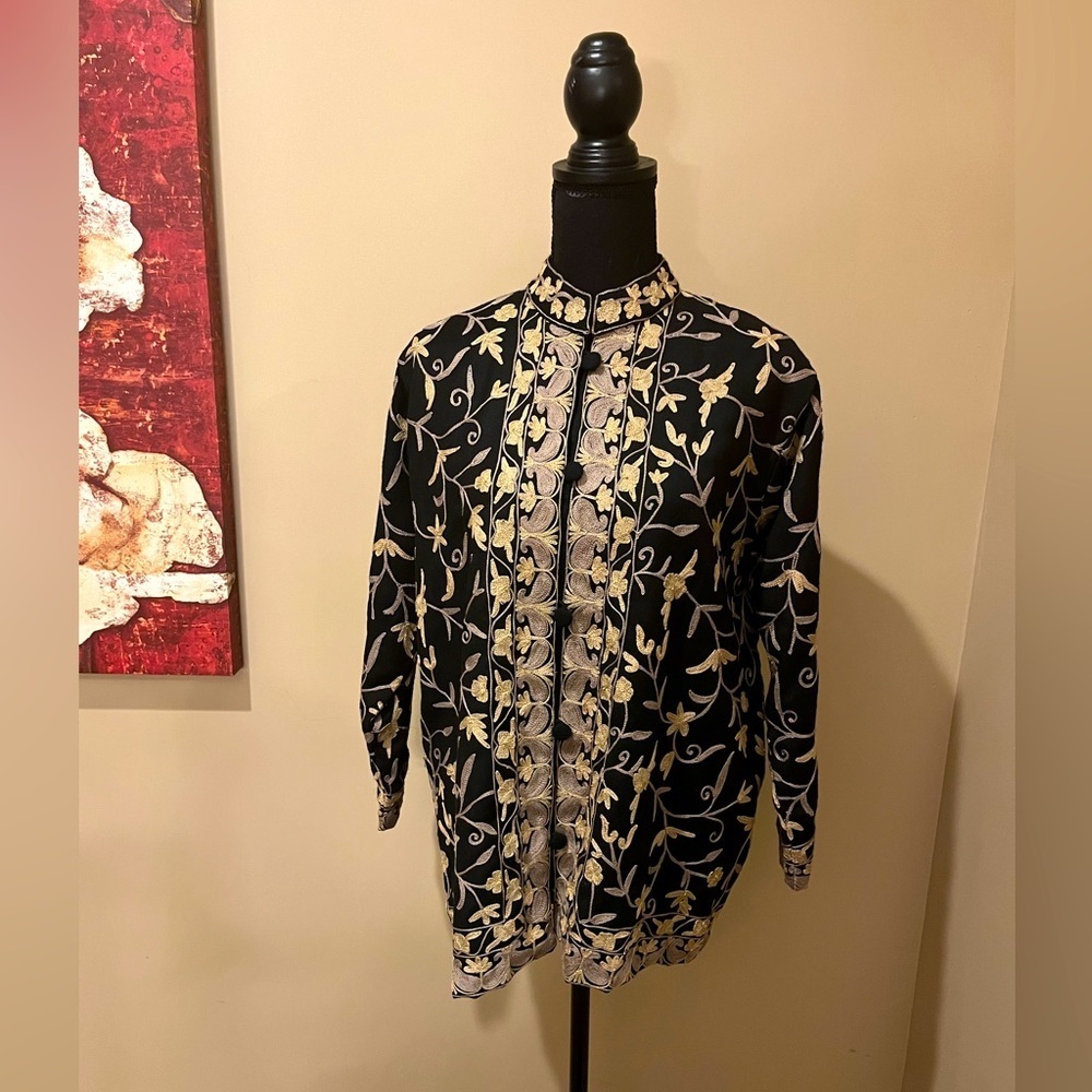 Vintage Cashmere Pashmina Group Embroidered Black & Gold Jacket, size L